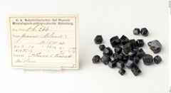 Foto von Granat (NHMW-MIN-Ah266)